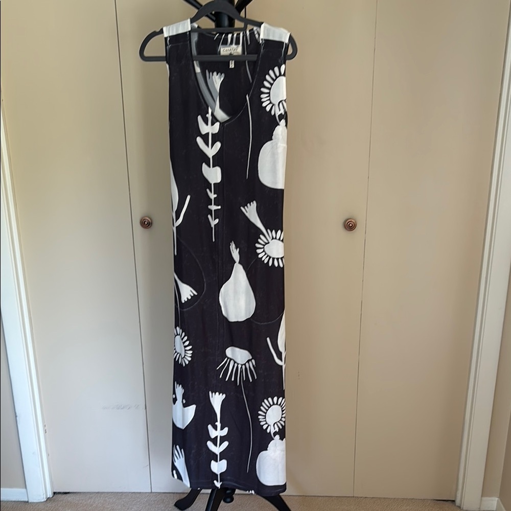 Cotelac Black and White Floral Maxi Dress